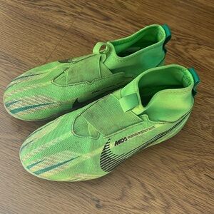 Nike Phantom GX Academy Soccer Cleats – Youth 3.5Y – Green